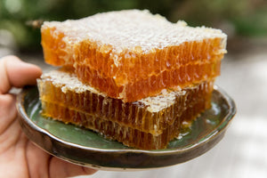 Cold Mānuka-Smoked Honeycomb